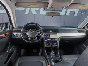 Седан Volkswagen Passat 2017 года, 1729000 рублей, Сургут