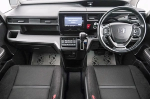 Минивэн Honda Stepwgn Spada 2019 года, 2399000 рублей, Красноярск