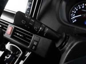 Минивэн Toyota Esquire 2019 года, 2449000 рублей, Тюмень