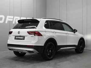 Внедорожник Volkswagen Tiguan 2019 года, 2880000 рублей, Омск