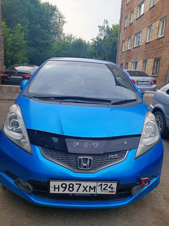 Хетчбэк Honda Fit 2010 года, 799999 рублей, Красноярск
