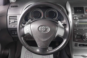 Седан Toyota Corolla 2008 года, 799000 рублей, Тюмень