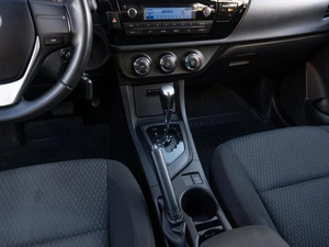 Седан Toyota Corolla 2014 года, 1429000 рублей, Саратов