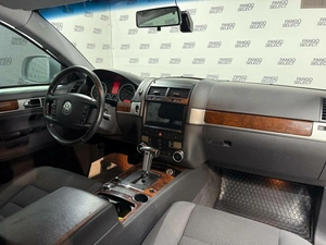 Внедорожник Volkswagen Touareg 2008 года, 1150000 рублей, Красноярск