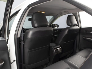 Седан Toyota Camry 2015 года, 2075000 рублей, Омск