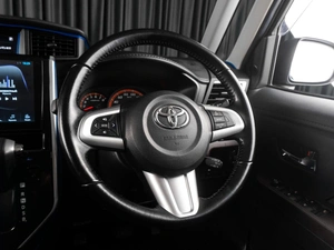 Хетчбэк Toyota Tank 2017 года, 1230000 рублей, Тюмень