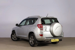 Внедорожник Toyota RAV4 2012 года, 2099000 рублей, Новосибирск