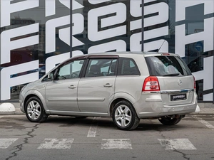 Минивэн Opel Zafira 2011 года, 680000 рублей, Краснодар
