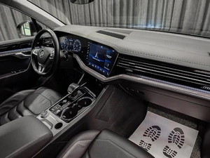 Внедорожник Volkswagen Touareg 2019 года, 4999000 рублей, Красноярск