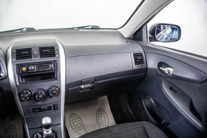 Седан Toyota Corolla 2013 года, 1049000 рублей, Пермь