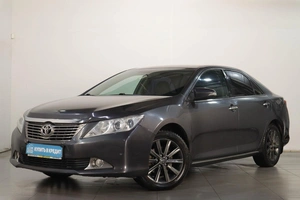 Седан Toyota Camry 2013 года, 1899000 рублей, Челябинск