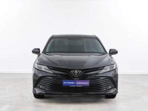 Седан Toyota Camry 2020 года, 2449999 рублей, Москва