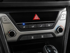 Седан Hyundai Elantra 2018 года, 1599000 рублей, Тюмень