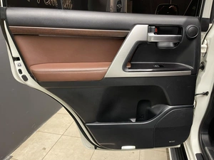Внедорожник Toyota Land Cruiser 2018 года, 8600000 рублей, Красноярск