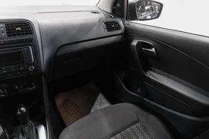 Седан Volkswagen Polo 2016 года, 1099000 рублей, Новокузнецк