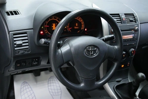 Седан Toyota Corolla 2008 года, 958000 рублей, Солонцы