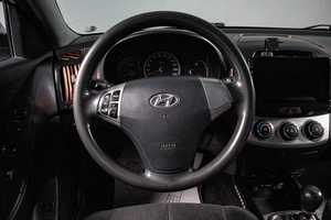 Седан Hyundai Elantra 2010 года, 519000 рублей, Сургут