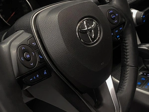 Внедорожник Toyota RAV4 2019 года, 3499000 рублей, Красноярск