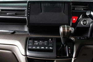 Минивэн Honda Stepwgn 2019 года, 2039000 рублей, Сургут