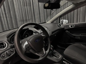 Хетчбэк Ford Fiesta 2018 года, 890000 рублей, Красноярск
