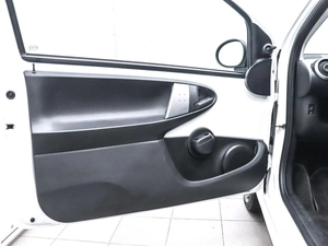 Хетчбэк Peugeot 107 2012 года, 599000 рублей, Красноярск