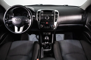 Хетчбэк Kia Ceed 2010 года, 849000 рублей, Сургут