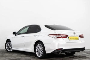 Седан Toyota Camry 2019 года, 3649000 рублей, Сургут