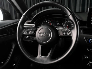 Седан Audi A4 2020 года, 3924000 рублей, Тюмень