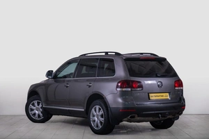 Внедорожник Volkswagen Touareg 2008 года, 1269000 рублей, Томск
