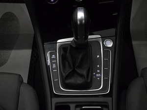 Хетчбэк Volkswagen Golf 2015 года, 1249000 рублей, Красноярск
