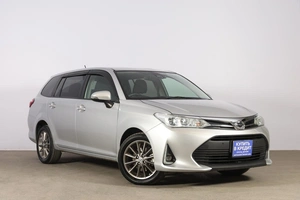 Универсал Toyota Corolla Fielder 2018 года, 1589000 рублей, Новосибирск