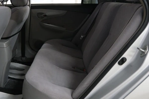 Седан Toyota Corolla Axio 2009 года, 859000 рублей, Омск