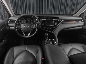 Седан Toyota Camry 2018 года, 2859000 рублей, Тюмень