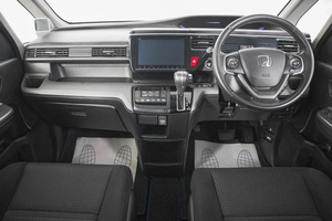 Минивэн Honda Stepwgn Spada 2016 года, 1699000 рублей, Кемерово
