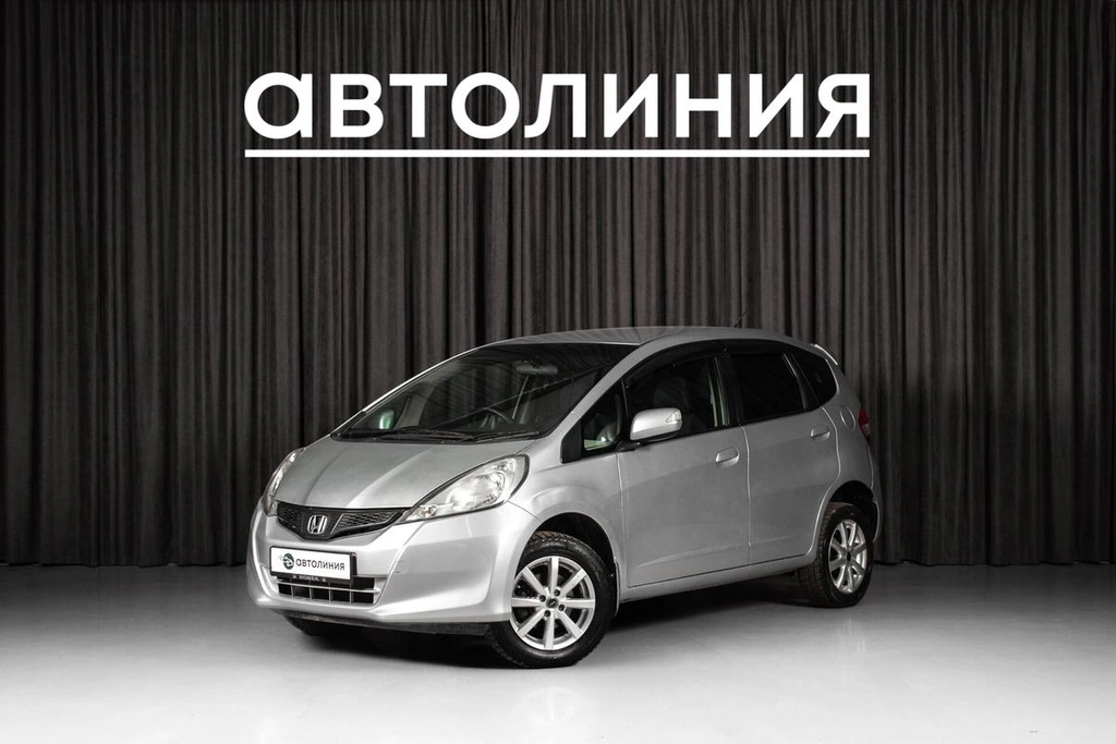 Хетчбэк Honda Fit 2011 года, 660000 рублей, Красноярск