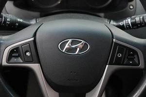 Хетчбэк Hyundai Solaris 2015 года, 949000 рублей, Омск