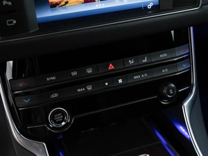 Седан Jaguar XF 2016 года, 1997077 рублей, Москва