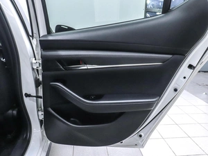 Хетчбэк Mazda 3 2019 года, 1770000 рублей, Красноярск