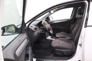 Седан Opel Astra 2012 года, 700000 рублей, Брянск