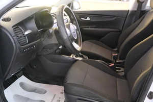 Седан Kia Rio 2018 года, 1029000 рублей, Омск