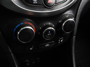 Седан Hyundai Solaris 2015 года, 969000 рублей, Воронеж