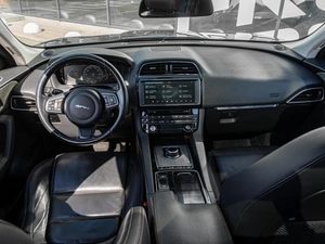 Внедорожник Jaguar F-Pace 2016 года, 2194000 рублей, Краснодар