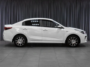 Седан Kia Rio 2018 года, 1019000 рублей, Тюмень