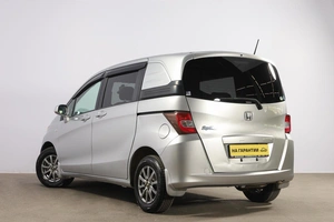 Минивэн Honda Freed 2010 года, 999000 рублей, Новосибирск