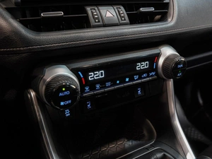 Внедорожник Toyota RAV4 2020 года, 3200000 рублей, Волгоград