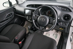 Хетчбэк Toyota Vitz 2019 года, 1119000 рублей, Красноярск