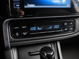 Седан Toyota Corolla 2017 года, 1574000 рублей, Тюмень