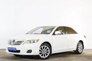 Седан Toyota Camry 2010 года, 1379000 рублей, Тюмень