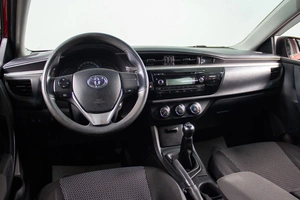 Седан Toyota Corolla 2014 года, 1139000 рублей, Сургут