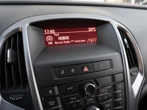 Седан Opel Astra 2013 года, 929000 рублей, Саратов